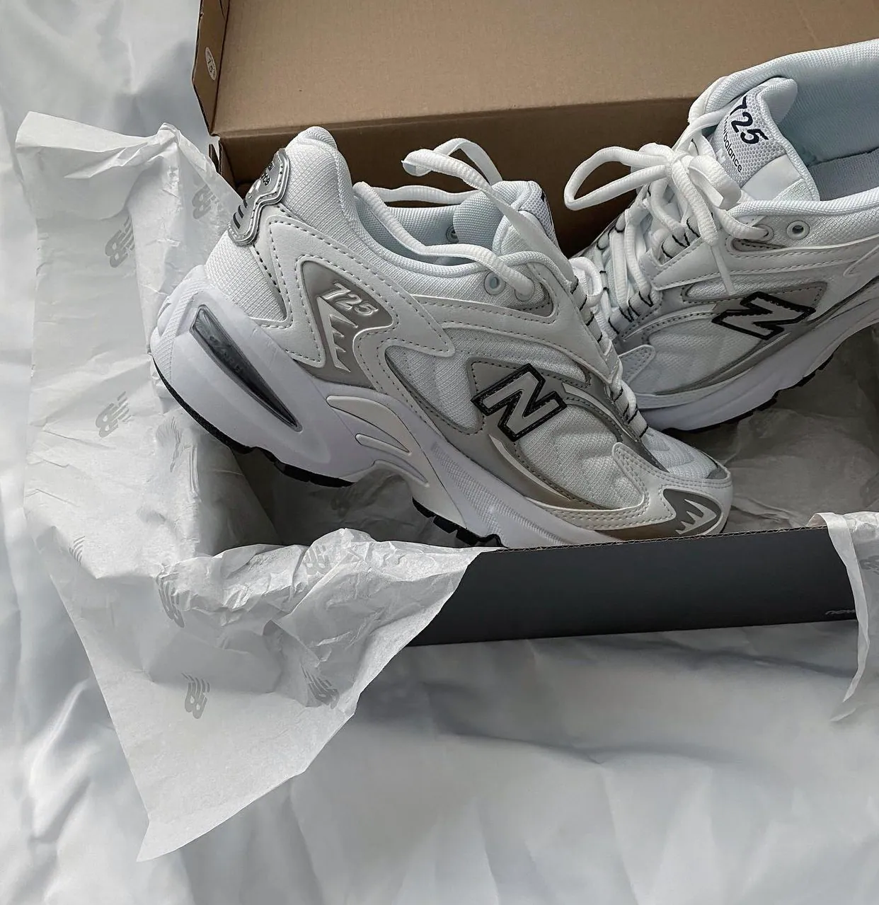 New Balance 725 Shoes: The Retro Classic Redefined for 2026