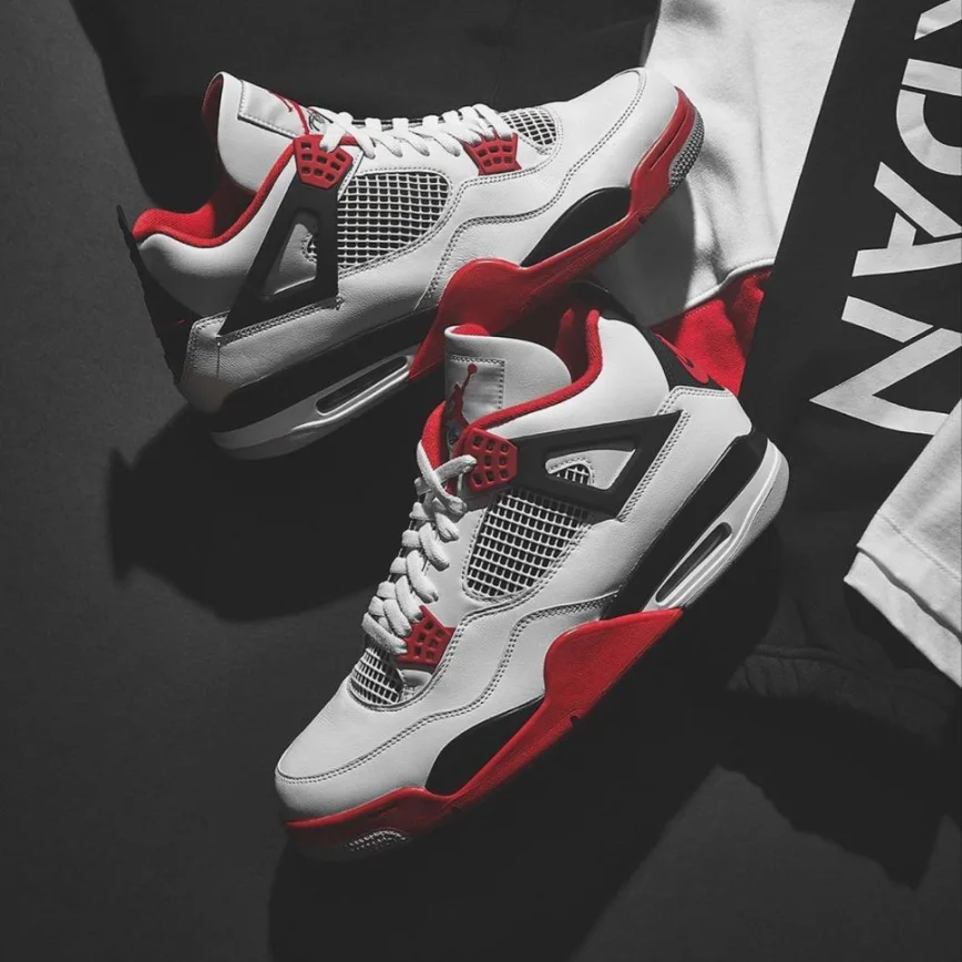 Air Jordan 4