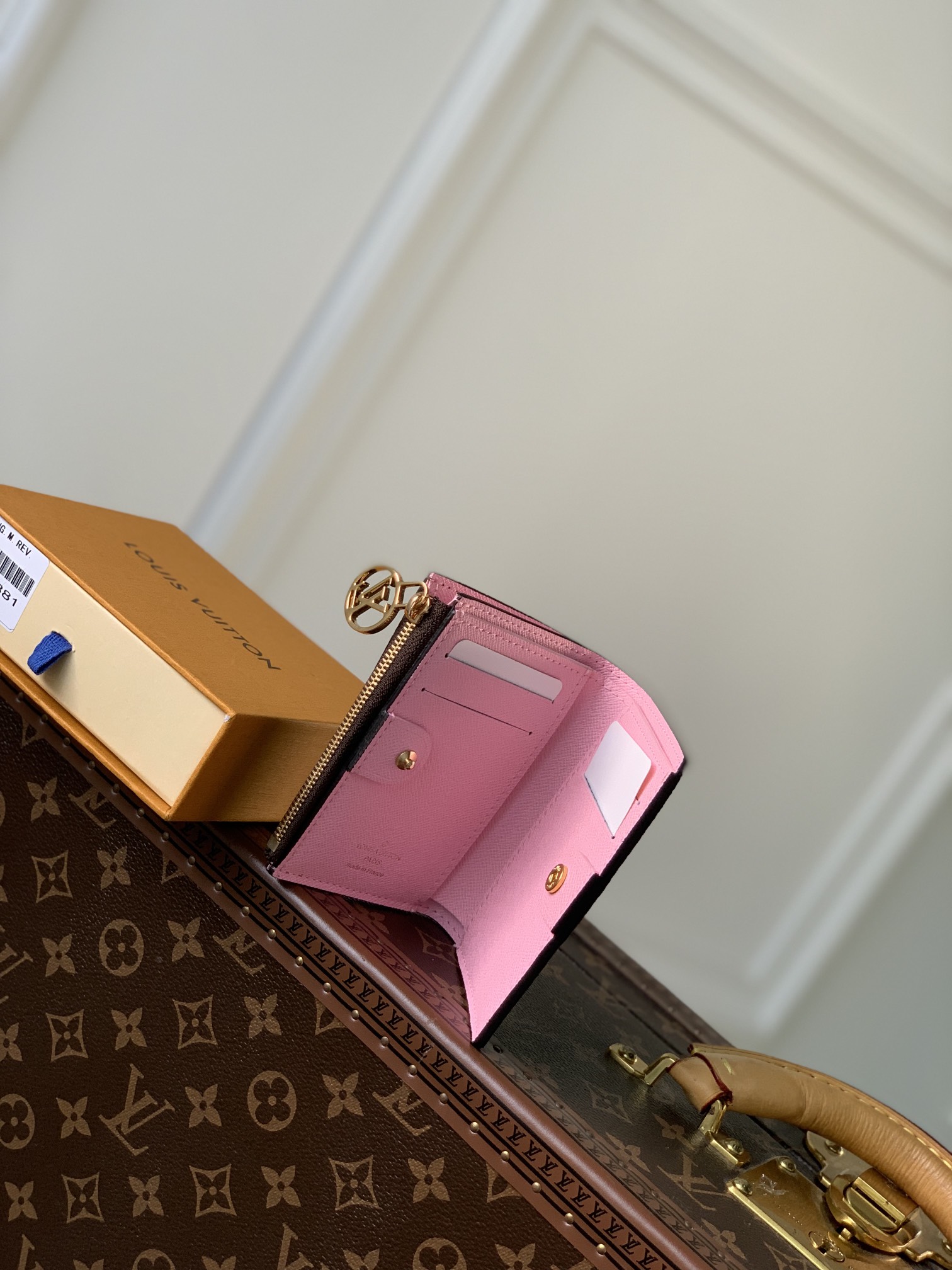 ArtsLuxury | Luxury Boutique