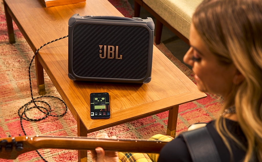 JBL BandBox Trio Legendary guitar amp and effects models - Image