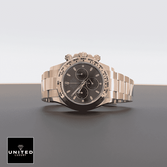 Rolex Daytona Cosmograph 116505-0013 S.Steel Oyster Replica on the table