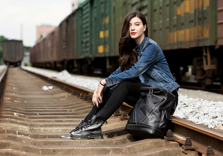 Outdoor Model&nbsp;Show of Woosir Large Vintage Leather Backpack