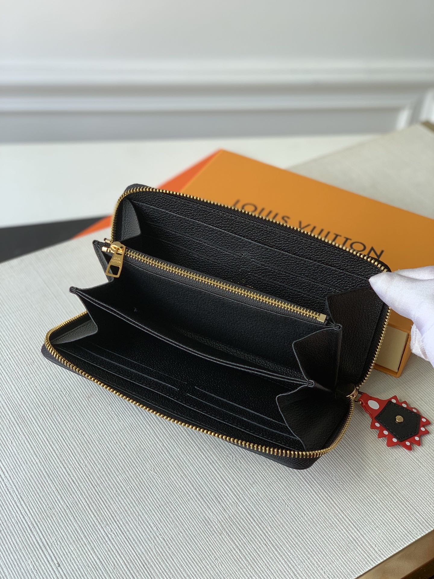 ArtsLuxury | Luxury Boutique