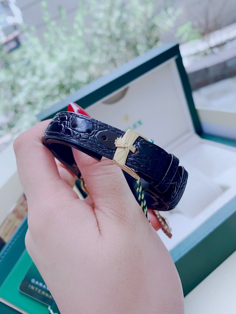 便宜的劳力士切利尼女士腕表，方形表盘，皮表带，镶钻，34毫米（6）