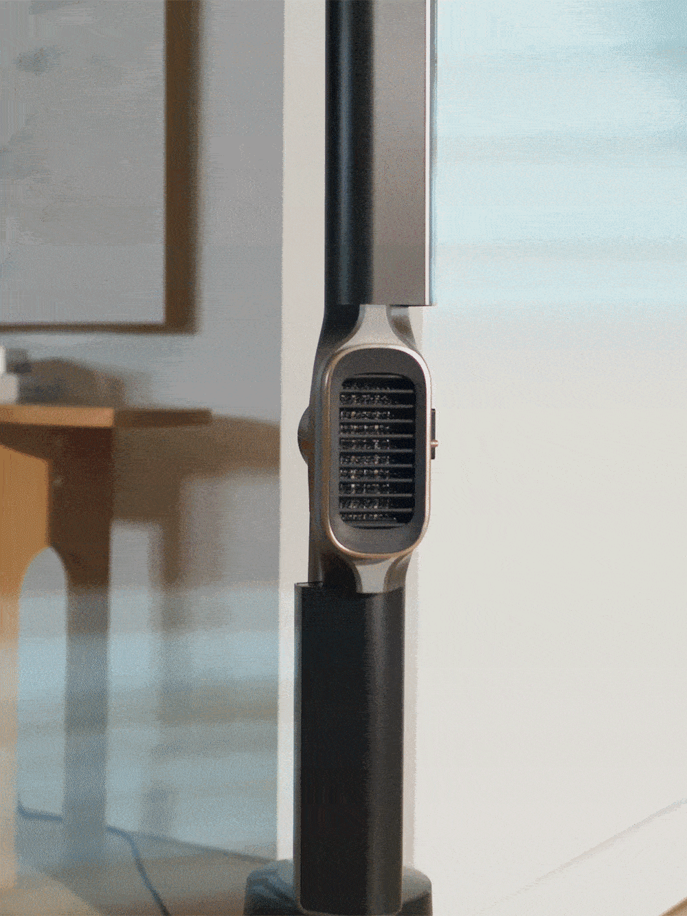 We had a cooling sensation—so it was time to bring the heat. Meet the Shark™ TurboBlade™ Cool + Heat