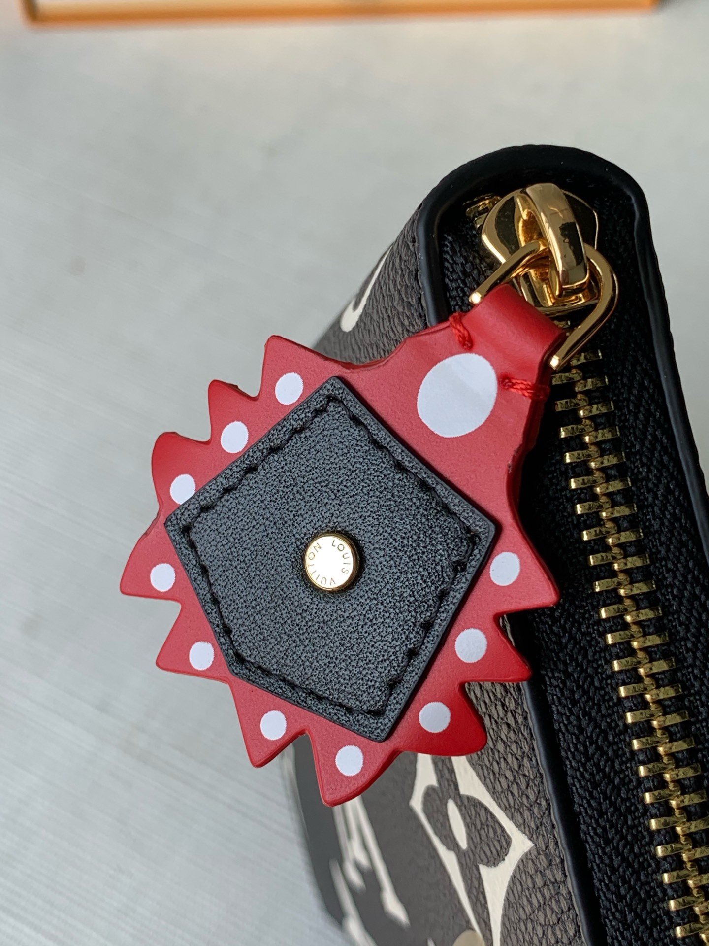 ArtsLuxury | Luxury Boutique