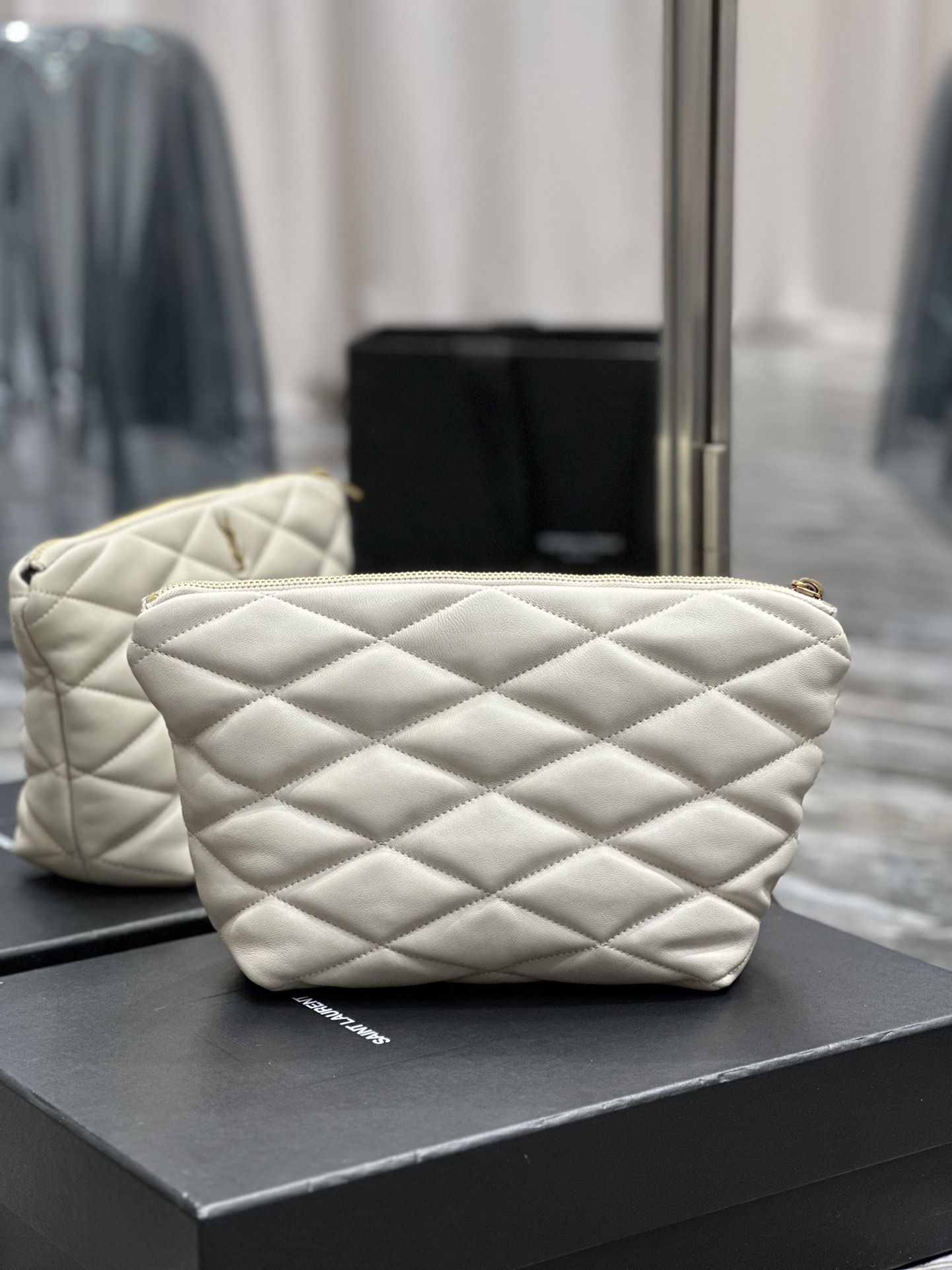 ArtsLuxury | Luxury Boutique