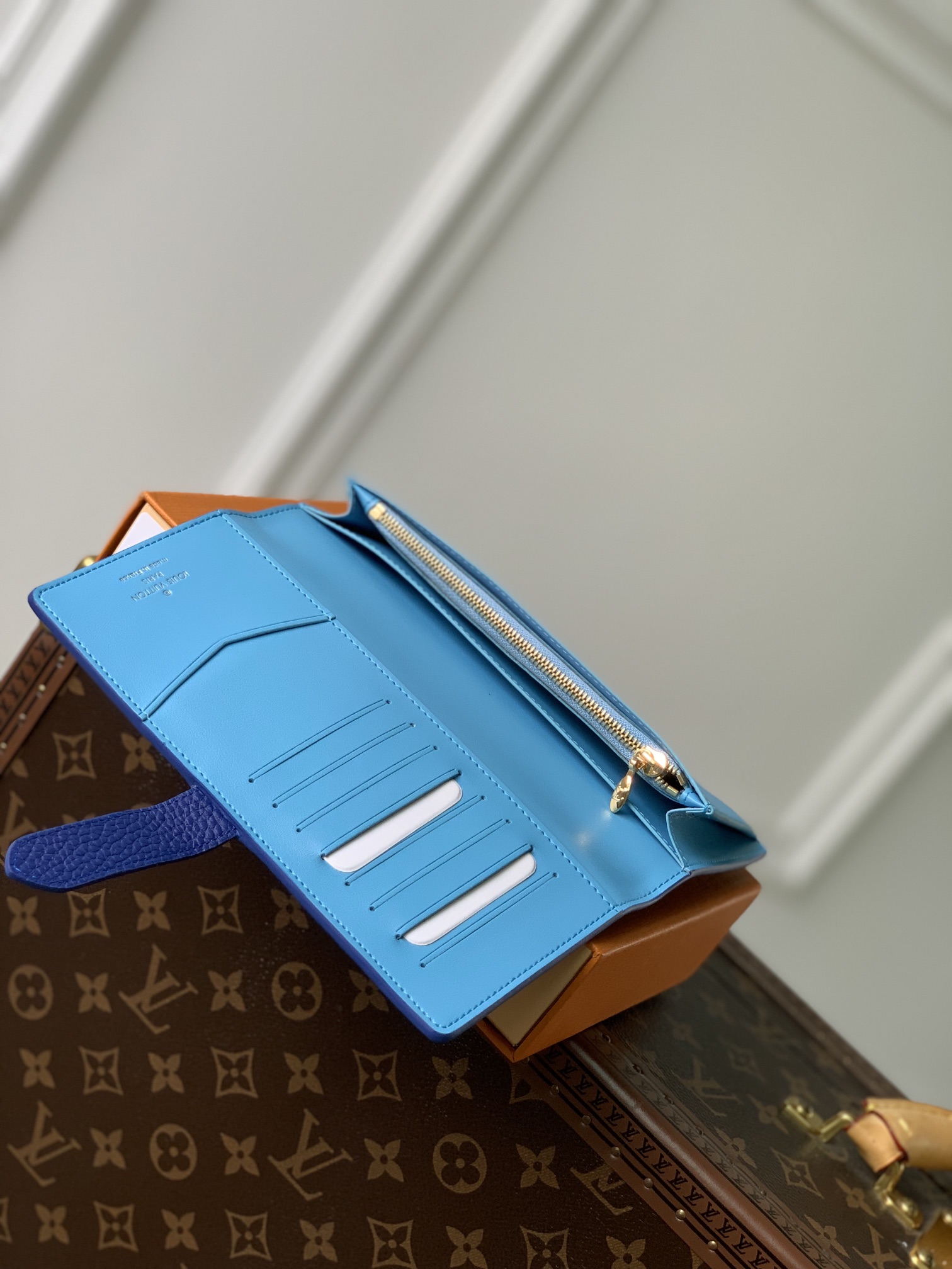 ArtsLuxury | Luxury Boutique