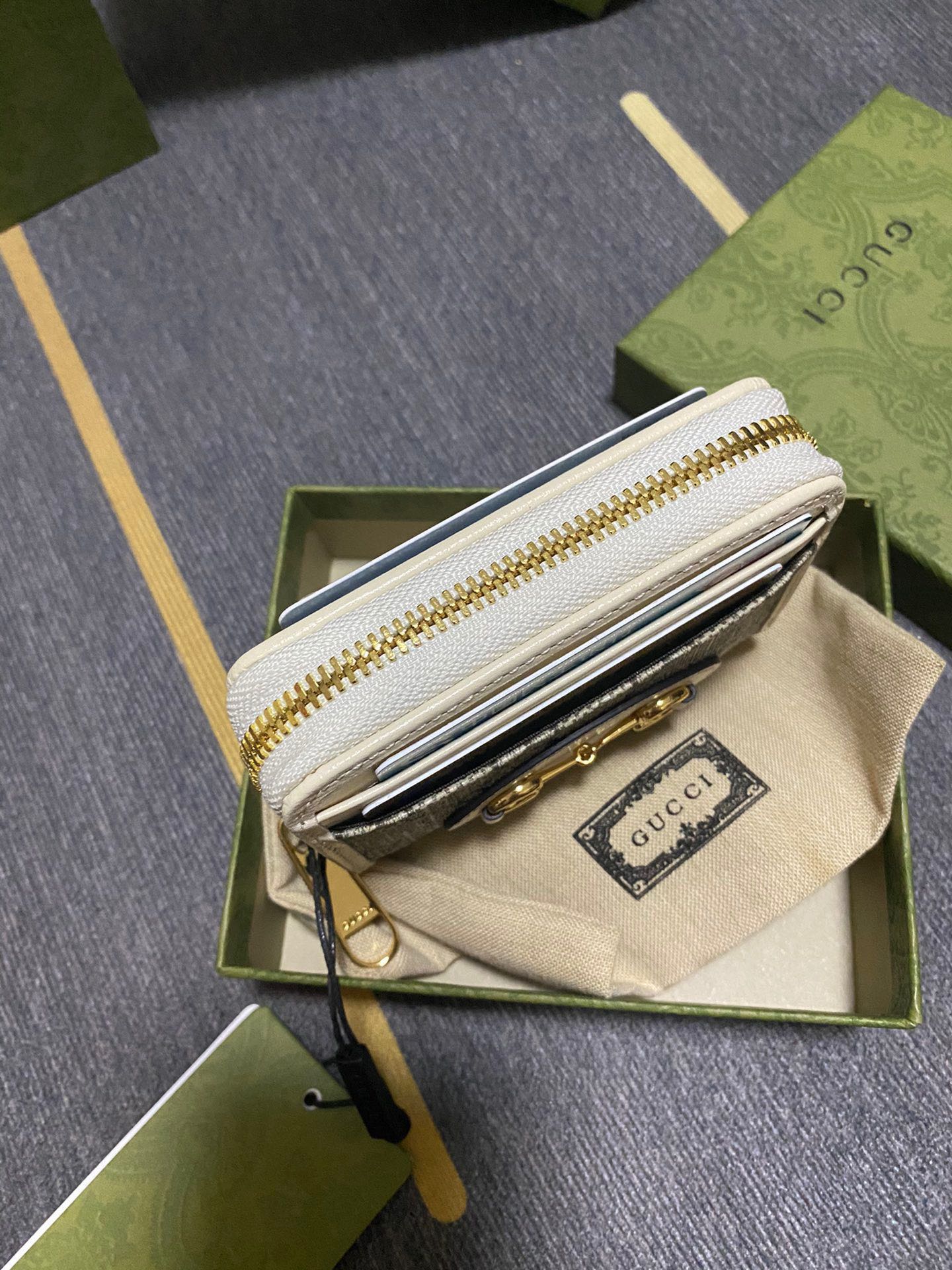 ArtsLuxury | Luxury Boutique