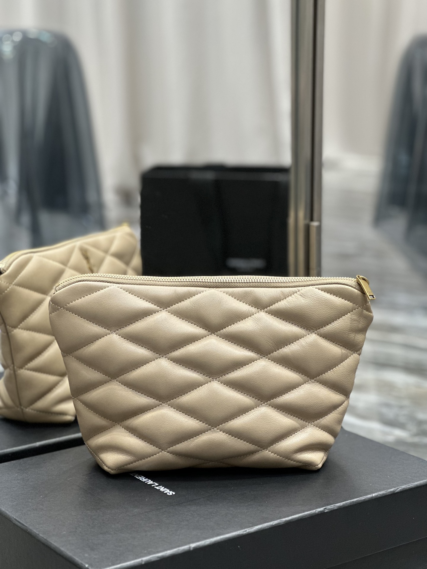 ArtsLuxury | Luxury Boutique