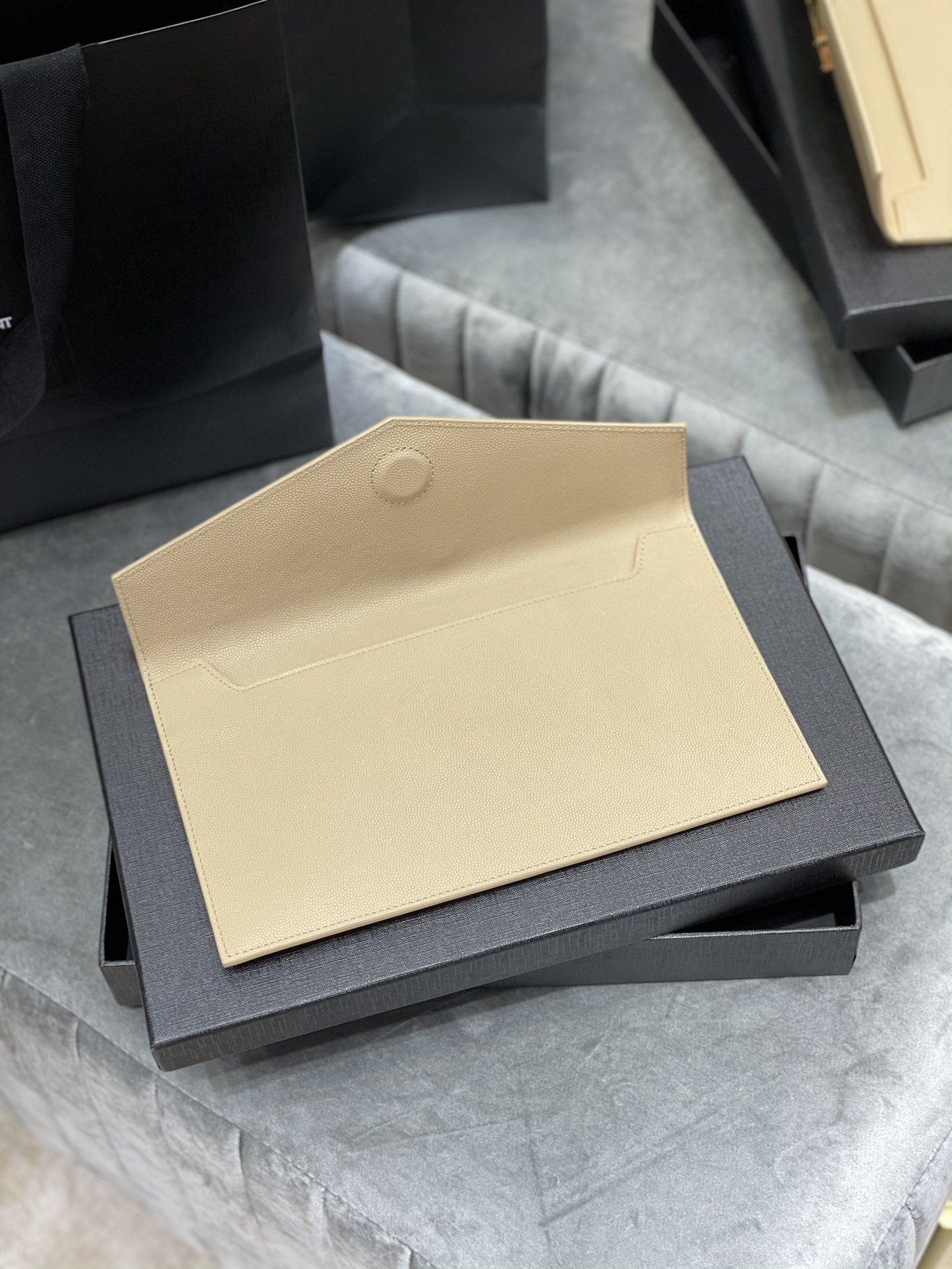 ArtsLuxury | Luxury Boutique