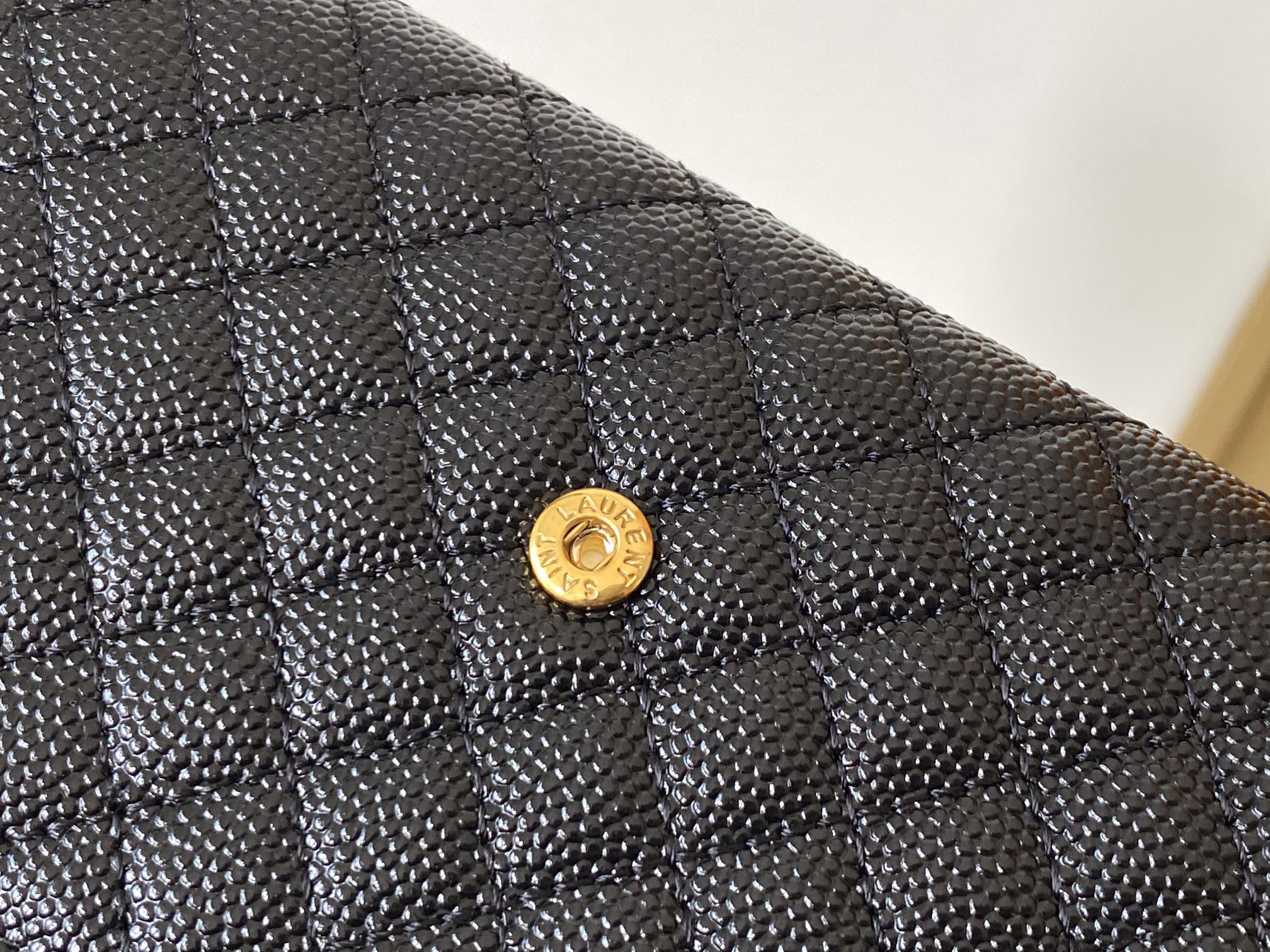 ArtsLuxury | Luxury Boutique