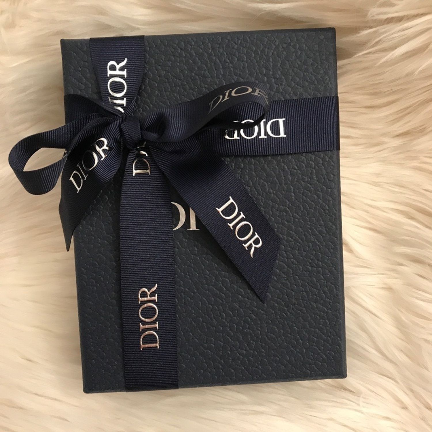 入手困難!【Dior】Oblique コインケース付き2つ折りスリム財布 (Dior/折りたたみ財布) 77465329【BUYMA】