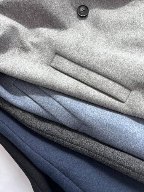 Chouyatou Women's Winter Double-Breasted Long Wool Coat Black Casual Notched Lapel Long Coat for Daily Life & Office Wear