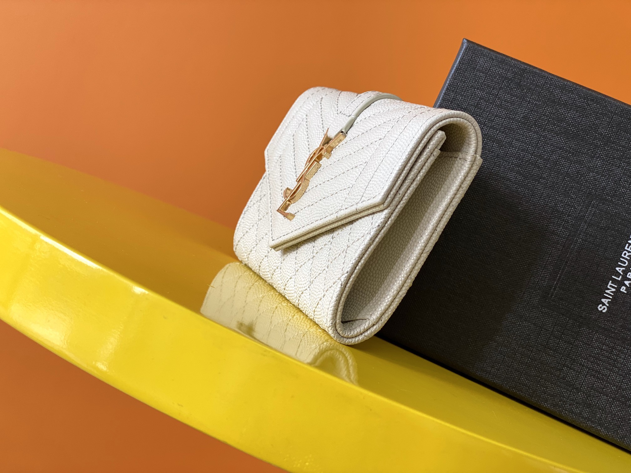 ArtsLuxury | Luxury Boutique