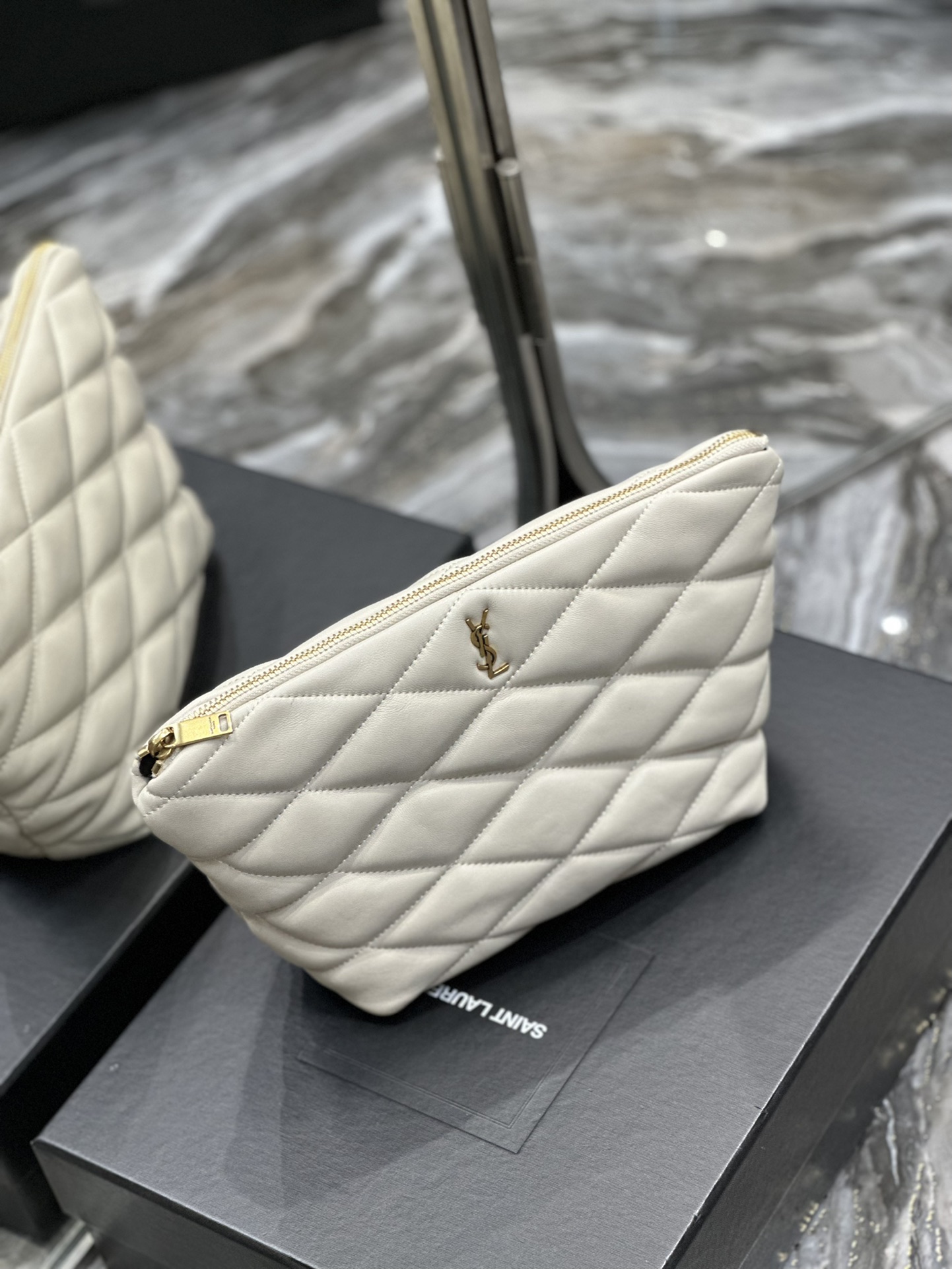 ArtsLuxury | Luxury Boutique