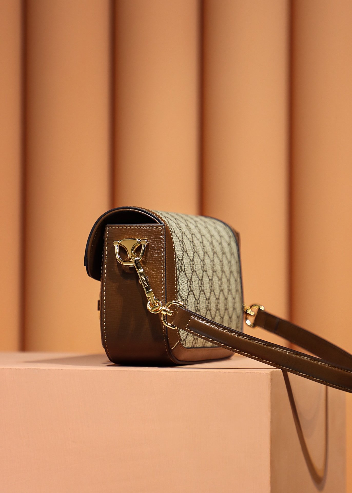 ArtsLuxury | Luxury Boutique