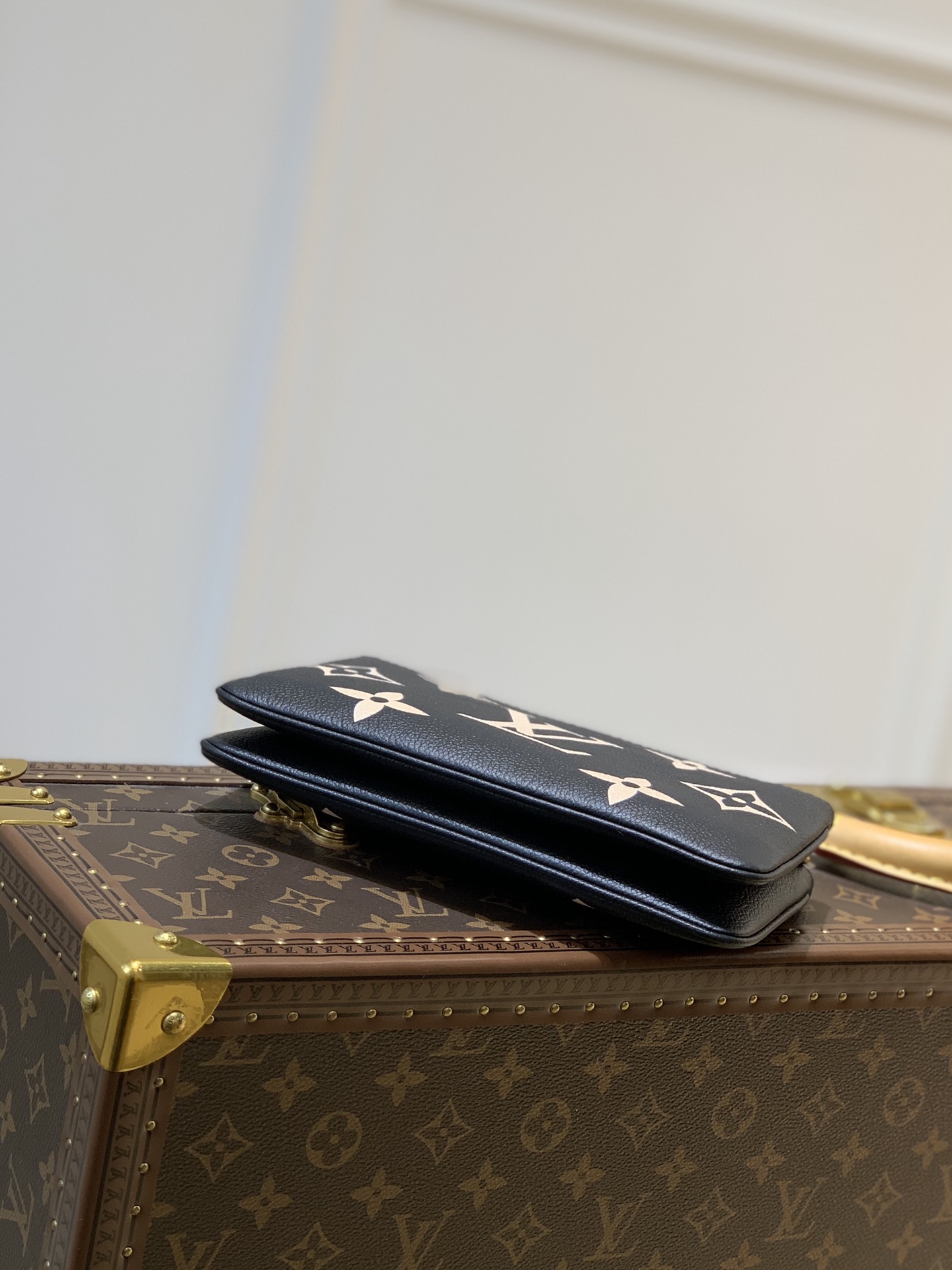 ArtsLuxury | Luxury Boutique