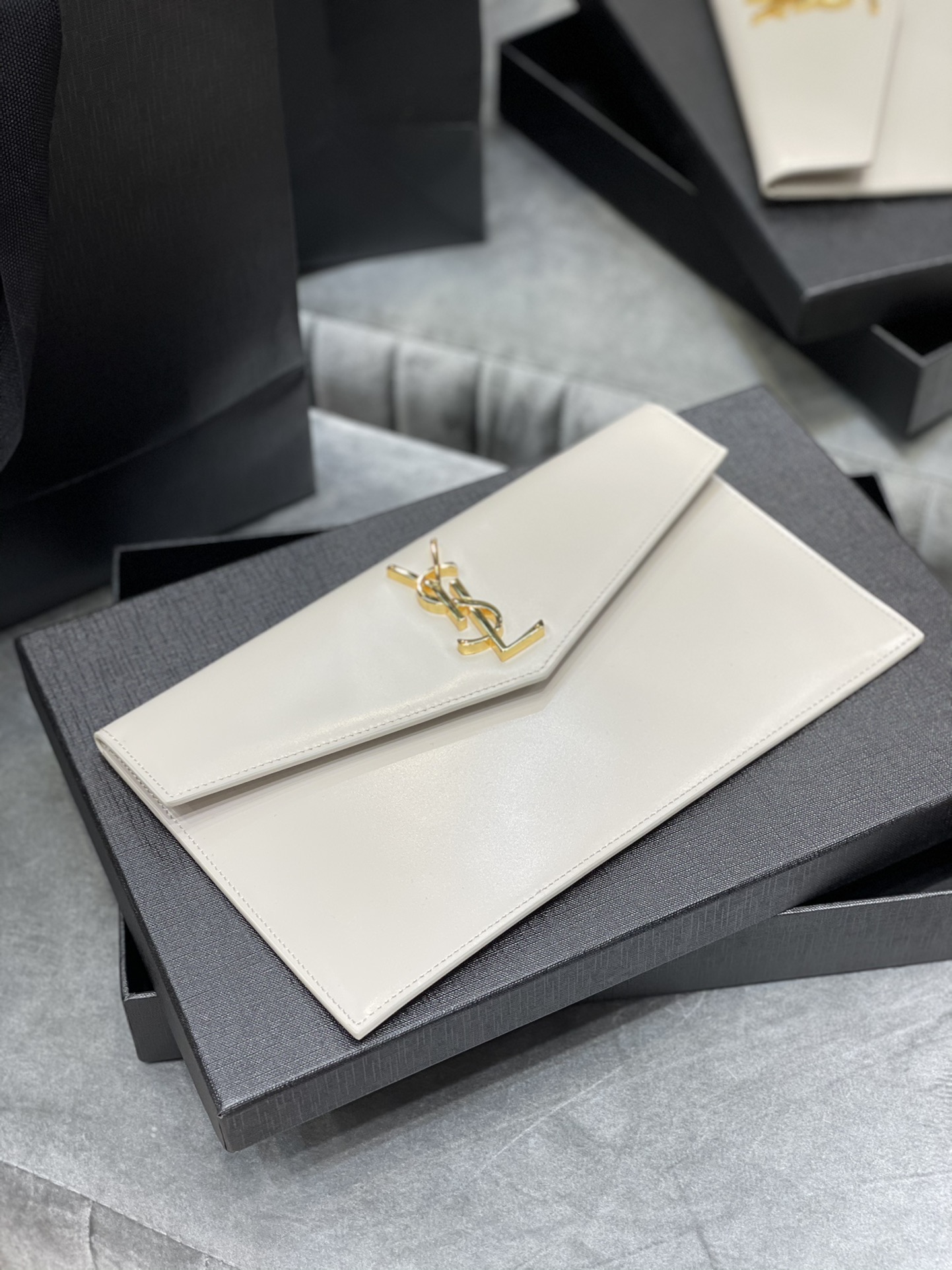 ArtsLuxury | Luxury Boutique