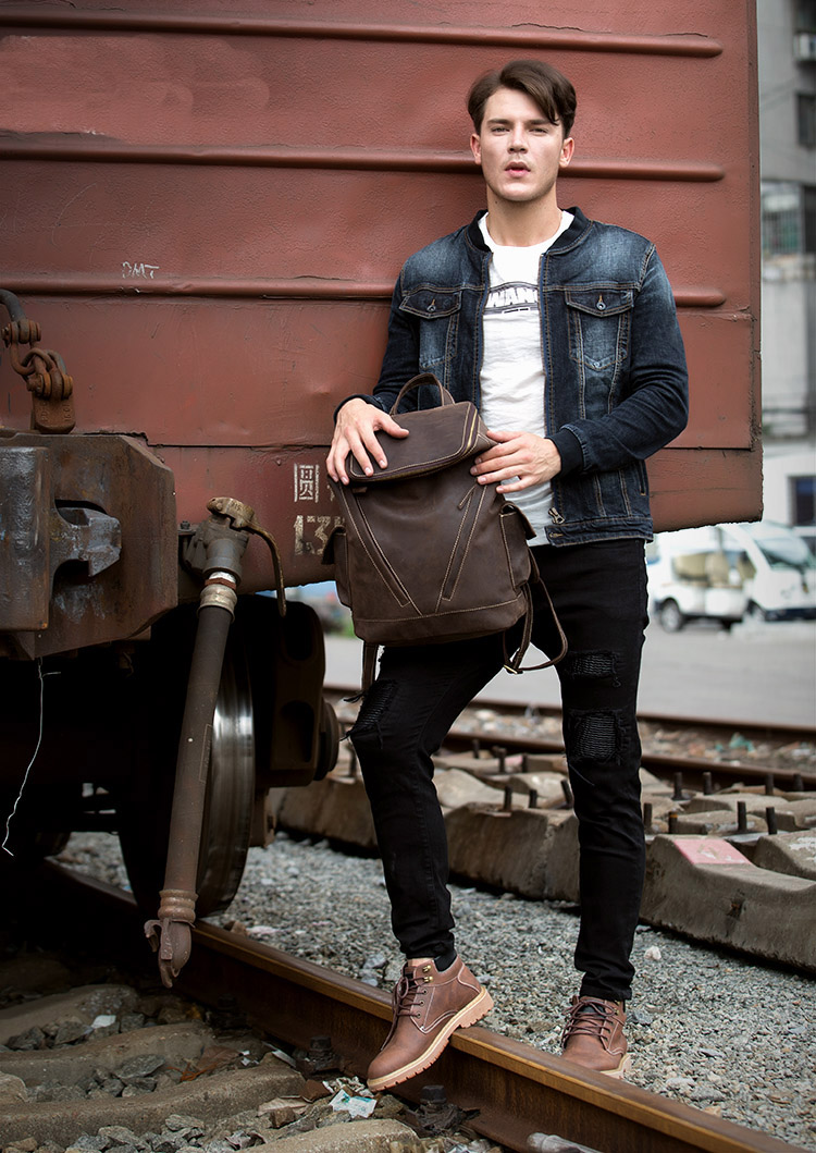 Outdoor Model&nbsp;Show of Woosir Large Vintage Leather Backpack