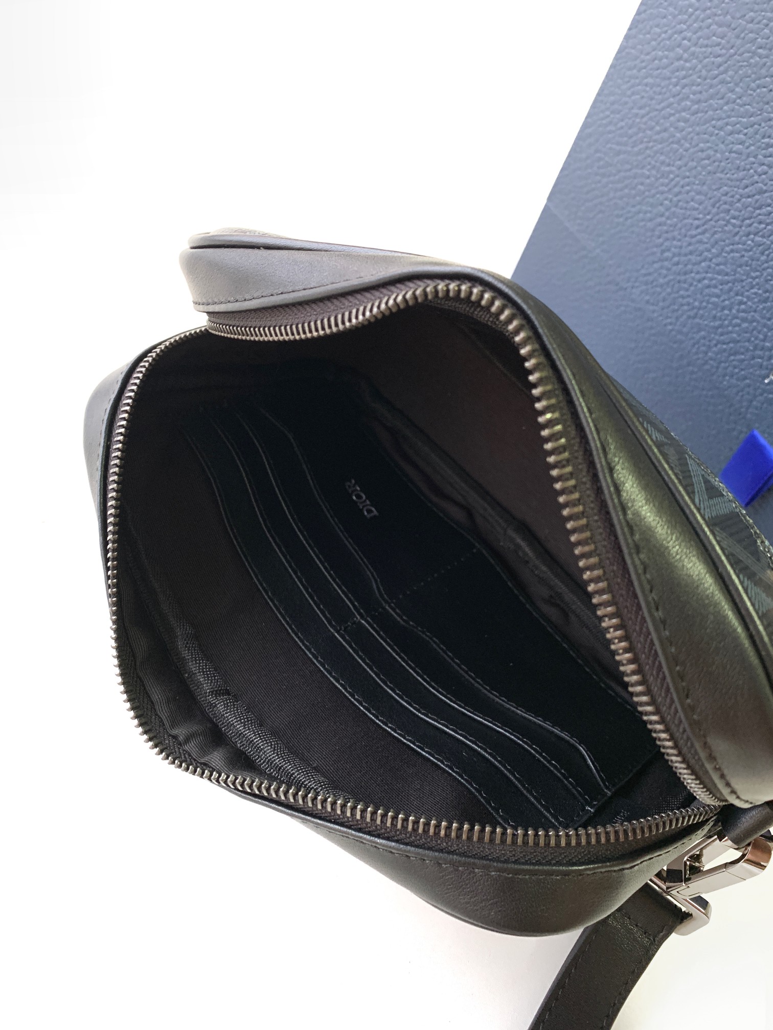 ArtsLuxury | Luxury Boutique