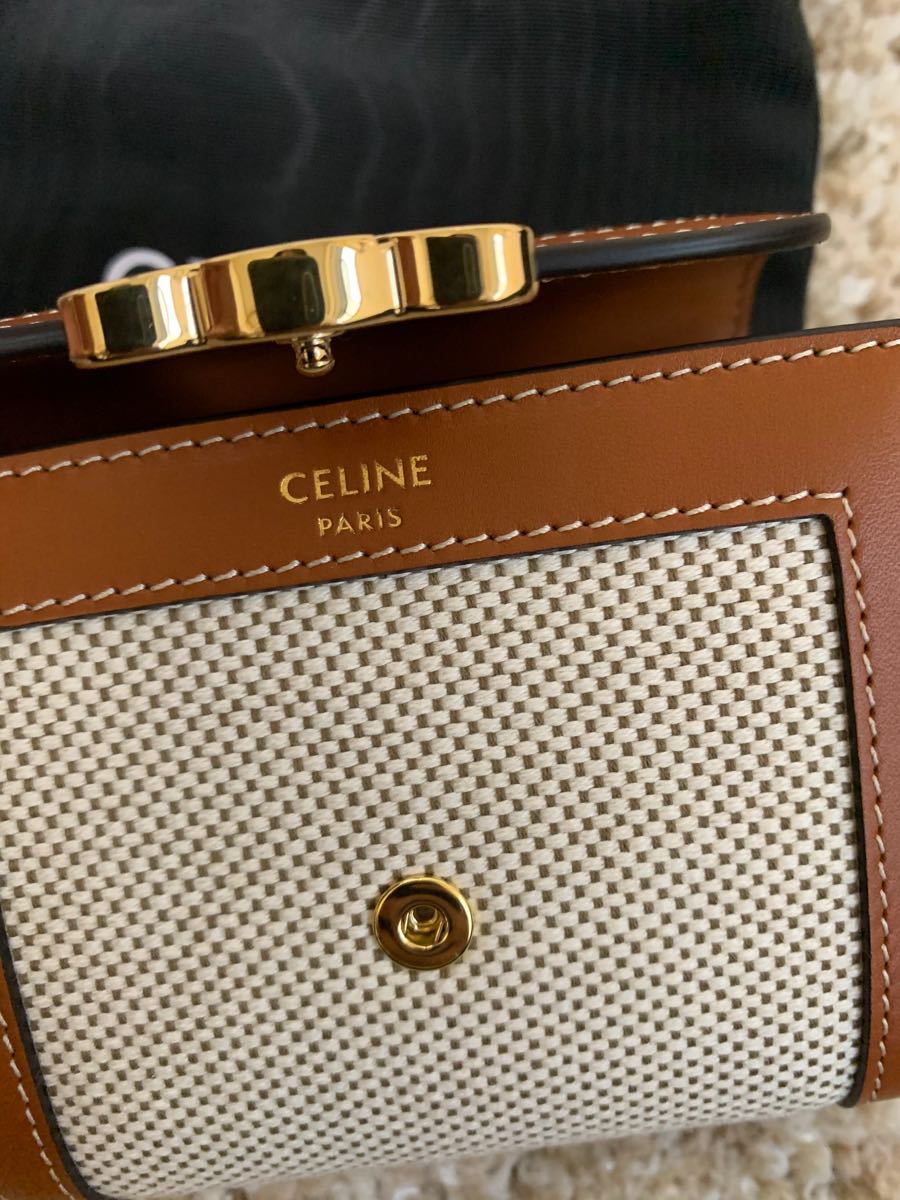 PayPayフリマ|セリーヌ 折りたたみ財布 スモールフラップウォレット トリオンフ タンホワイト