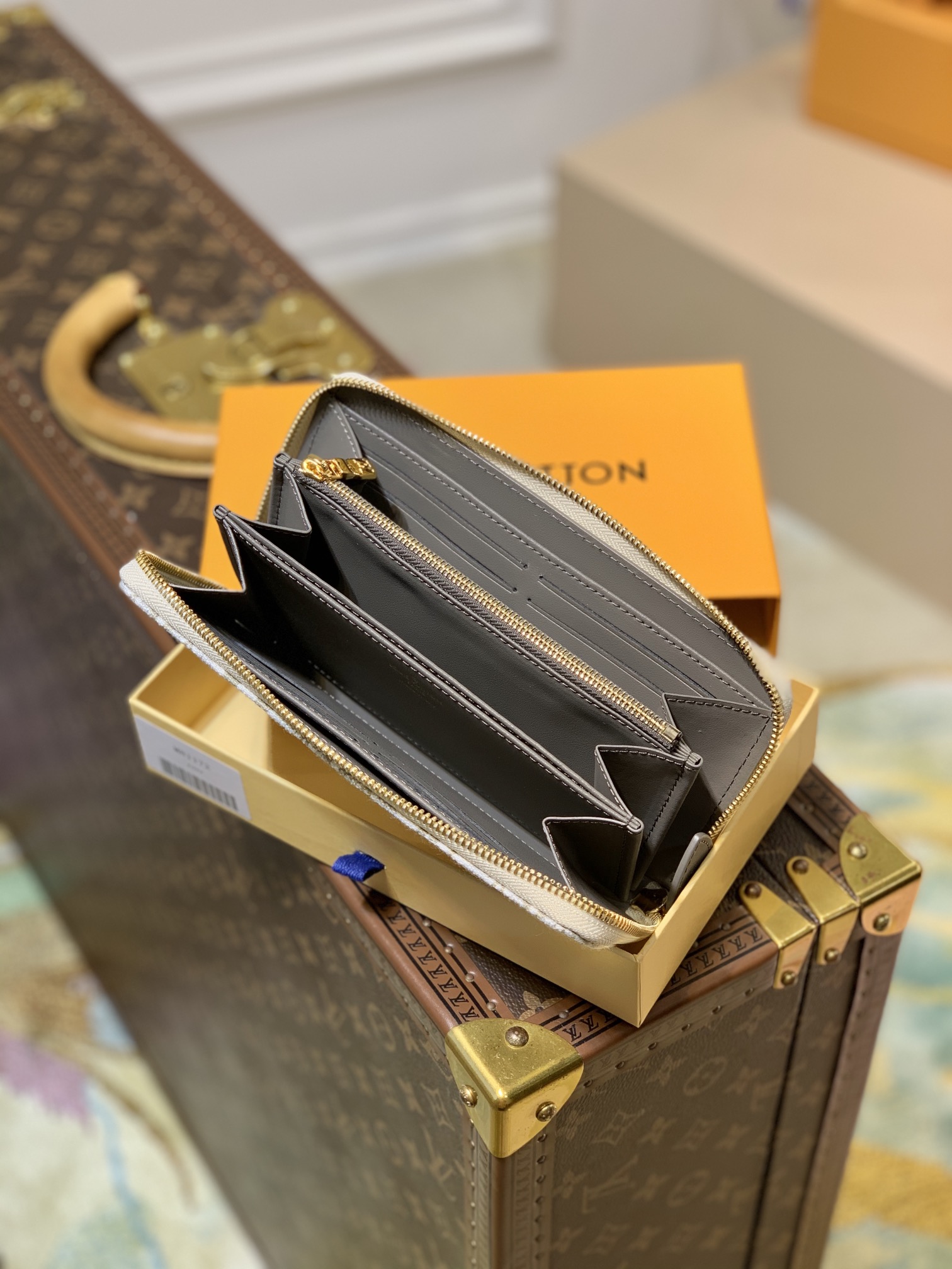 ArtsLuxury | Luxury Boutique