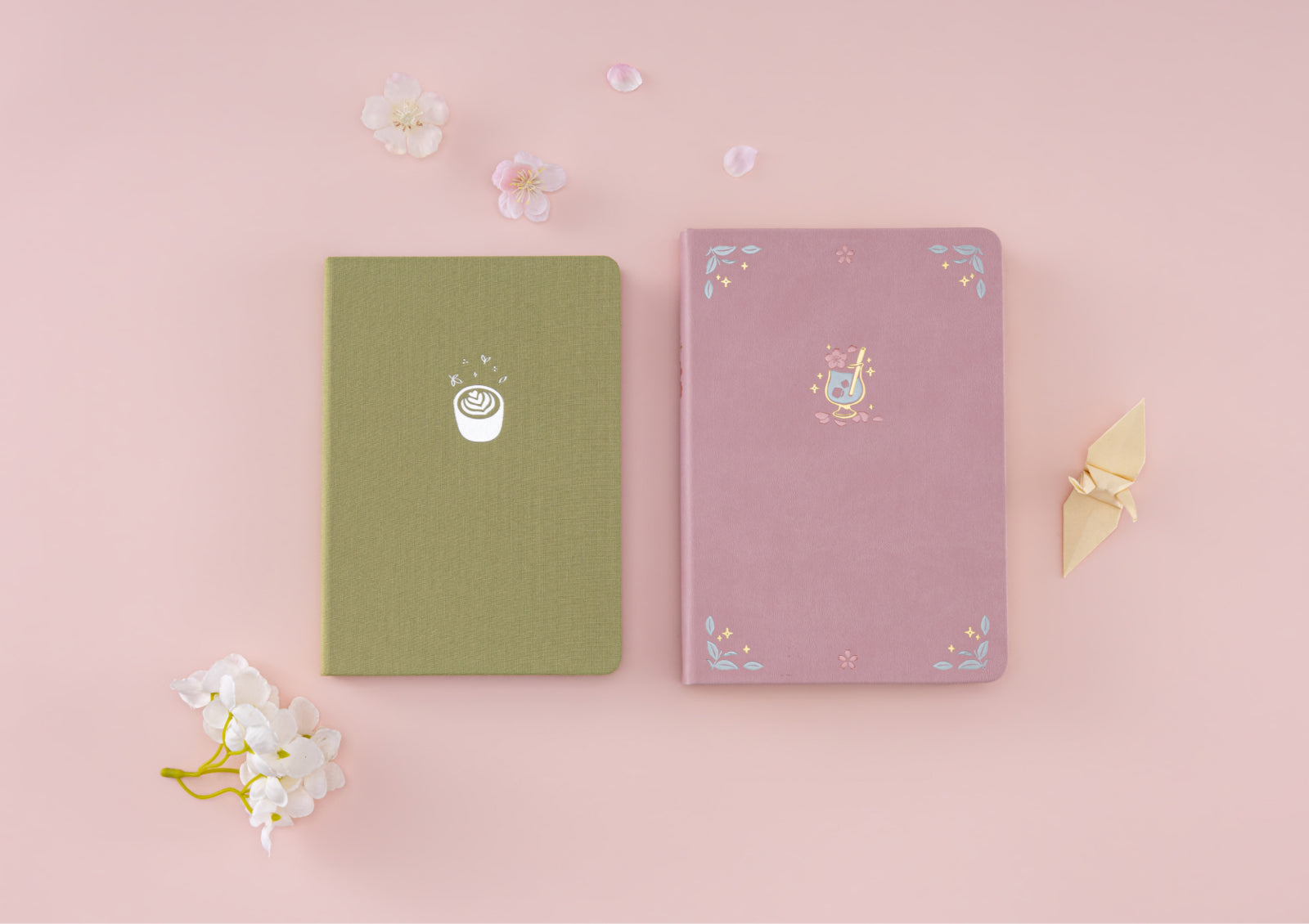 Comparison of the green linen-bound and pink vegan leather notebooks from the Matcha Bloom collection.