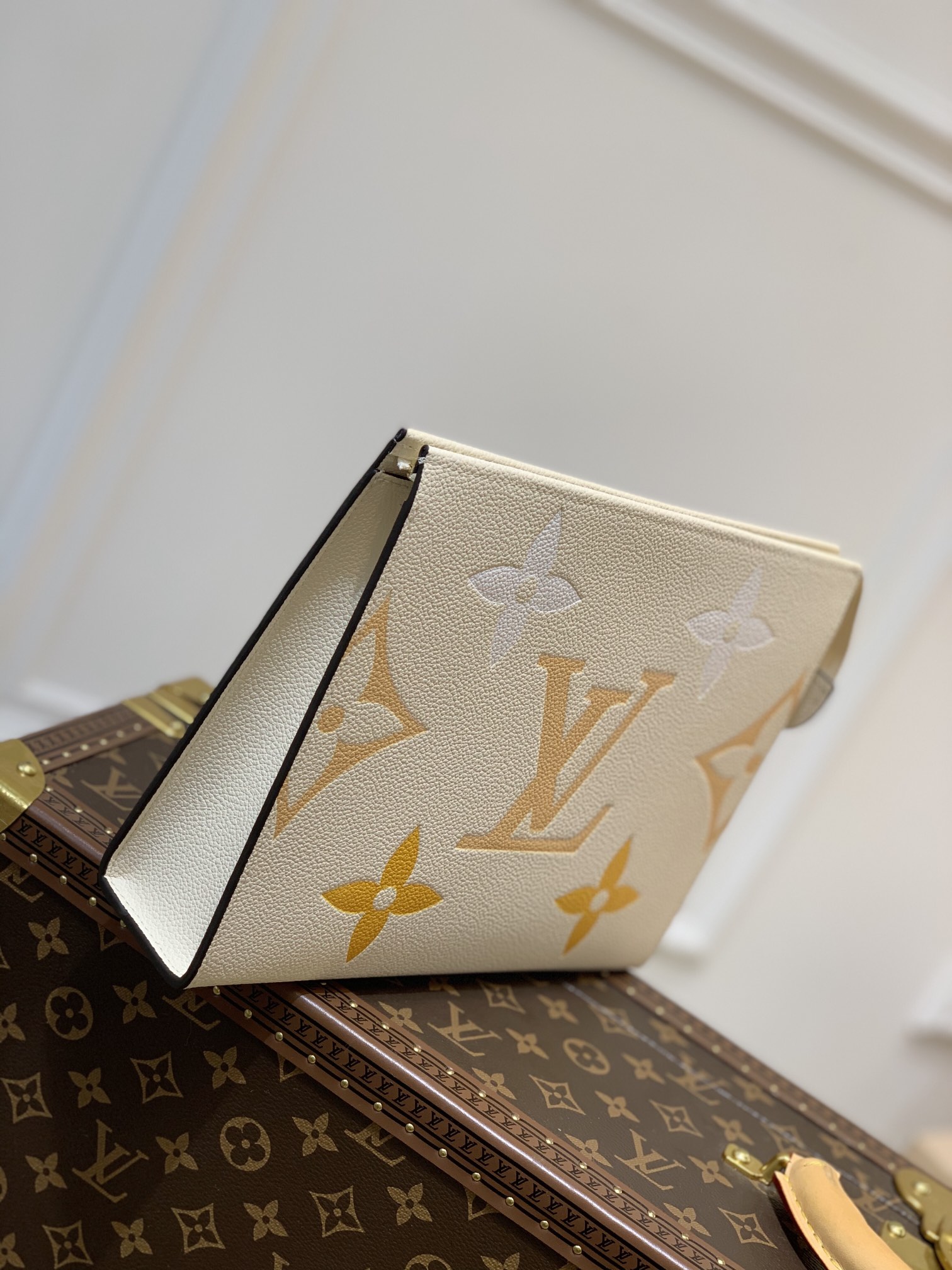 ArtsLuxury | Luxury Boutique