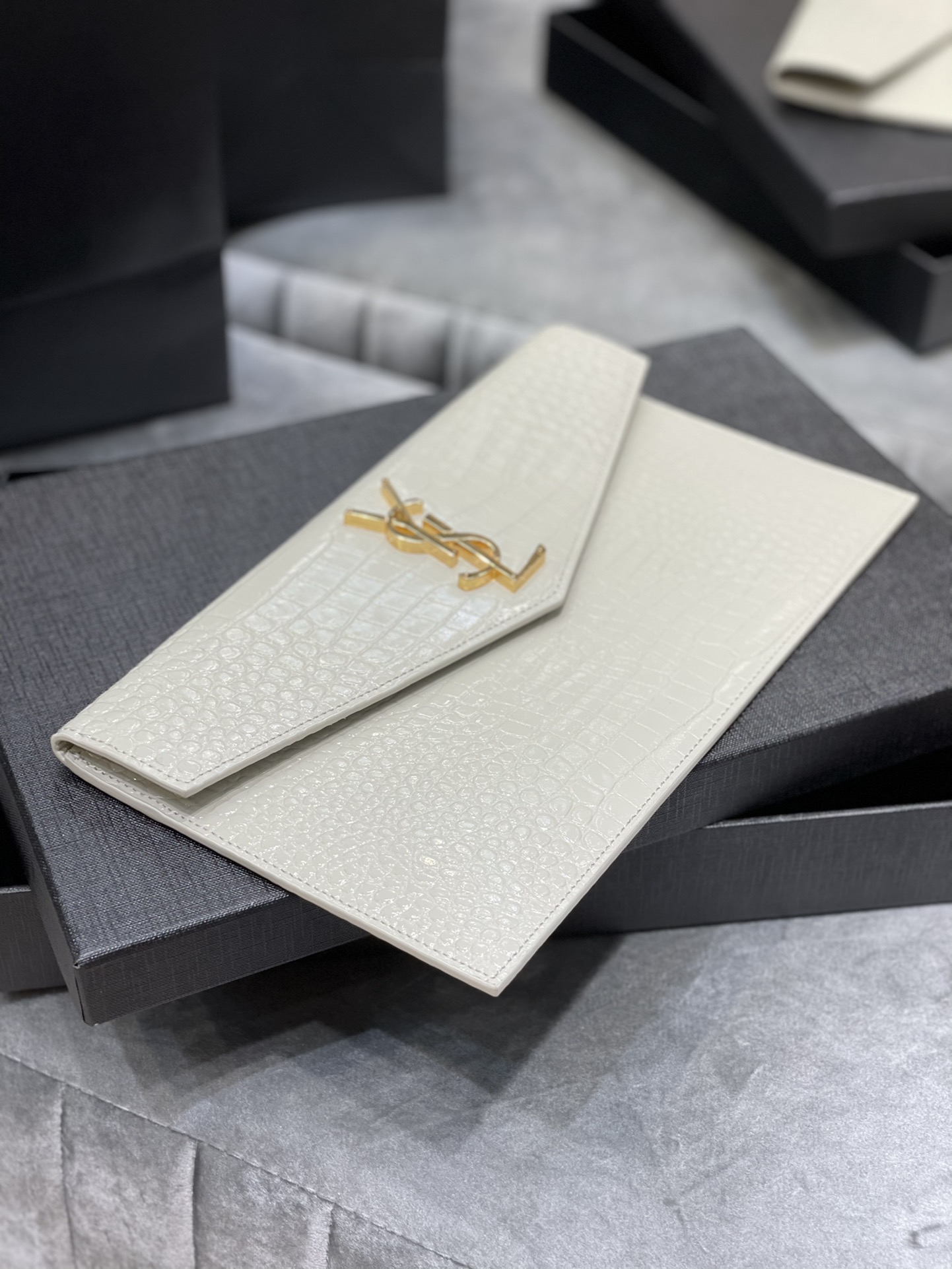 ArtsLuxury | Luxury Boutique