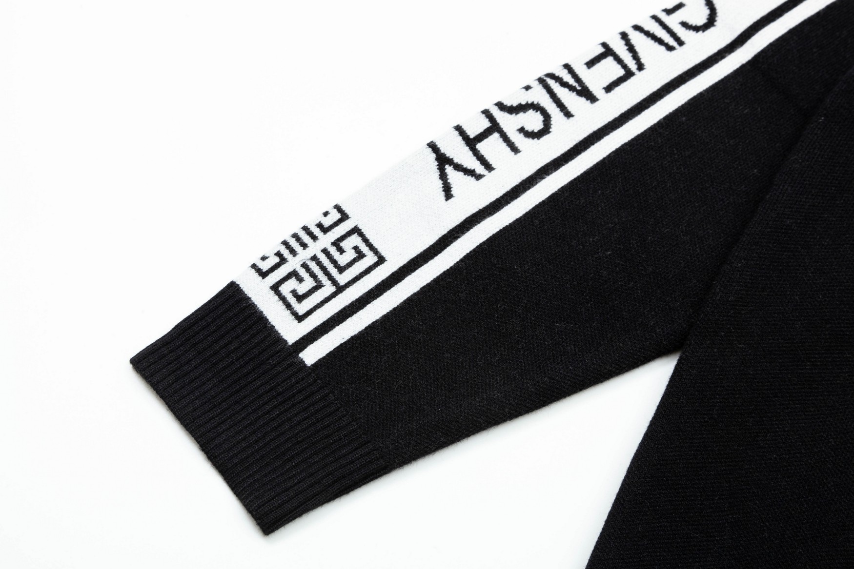 ArtsLuxury | Luxury Boutique