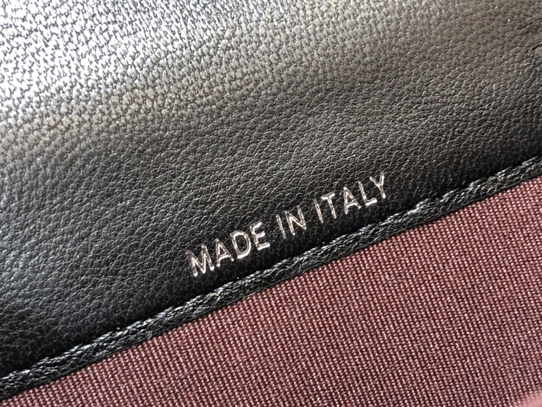 ArtsLuxury | Luxury Boutique