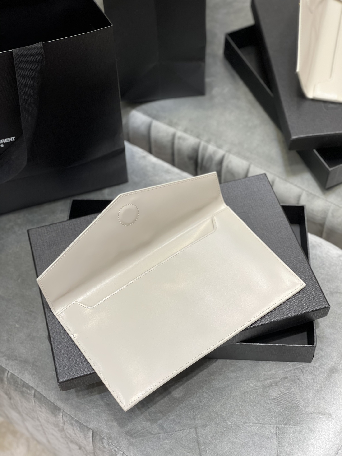 ArtsLuxury | Luxury Boutique