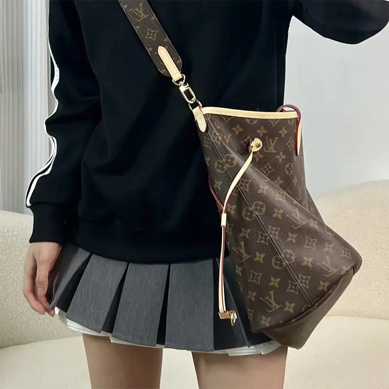 《旅行などにも》Louis Vuitton GM トートバッグ M11948